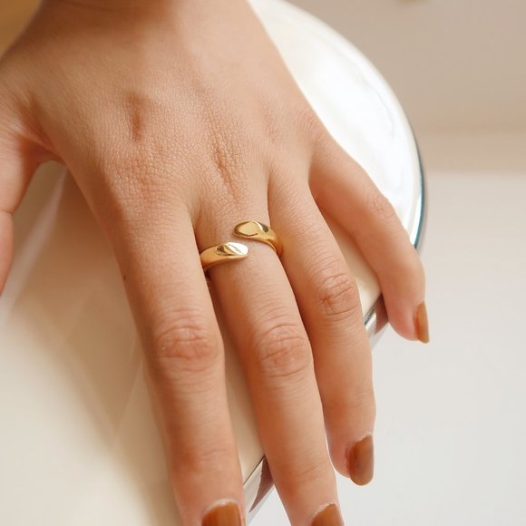 NEW 18K Gold Plated Open Hug Ring - Picture 6 of 11
